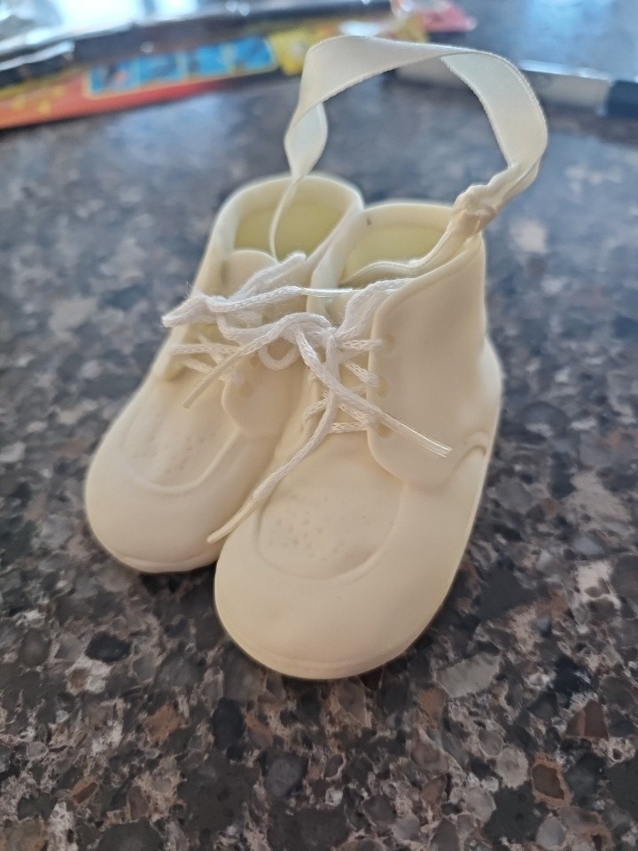 Vtg 80s Department 56  "Baby's 1st Christmas" Ornament Porcelain Baby Shoes 3"