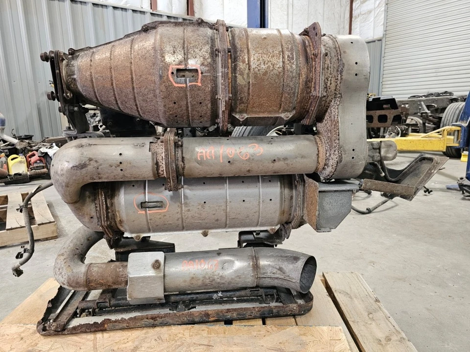 USED 2015 ISUZU NPR/NQR DIESEL PARTICULATE FILTER (DPF) 5.2. 138k! Outrite Ship  - Image 2 of 4