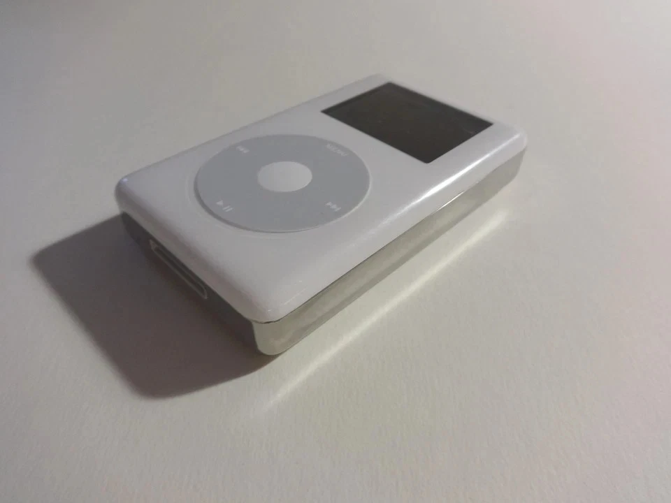 iPod Classic 4th Generation 256GB White A1099 - New Battery - Tested & Working ! - Image 2 of 4
