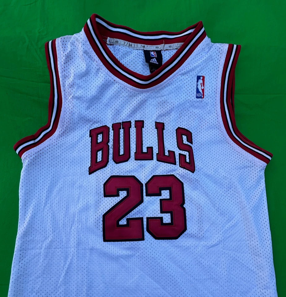Camiseta deportiva vintage Adidas NBA Chicago Bulls Michael Jordan #23 talla 52. Foto 3 de 4