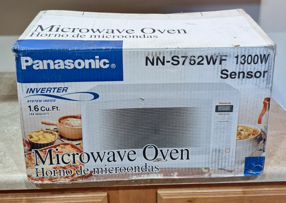 Panasonic NN-S762WF 1.6 Cu. Ft 1300-Watt Microwave White Genius