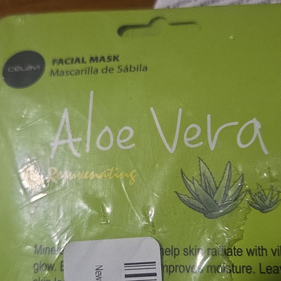 Celavi Aloe Vera Facial Mask Rejuvenating Radiance Moisturizing Green Unisex
