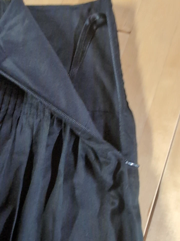 Falda midi negra Lauren Ralph Lauren talla 6 100 % algodón, cierre de cremallera lateral, forro Foto 4 de 4