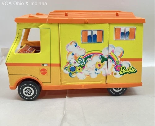 Vintage 1971 Mattel Barbie Country Camper RV Van Toy with Mixed Accessories