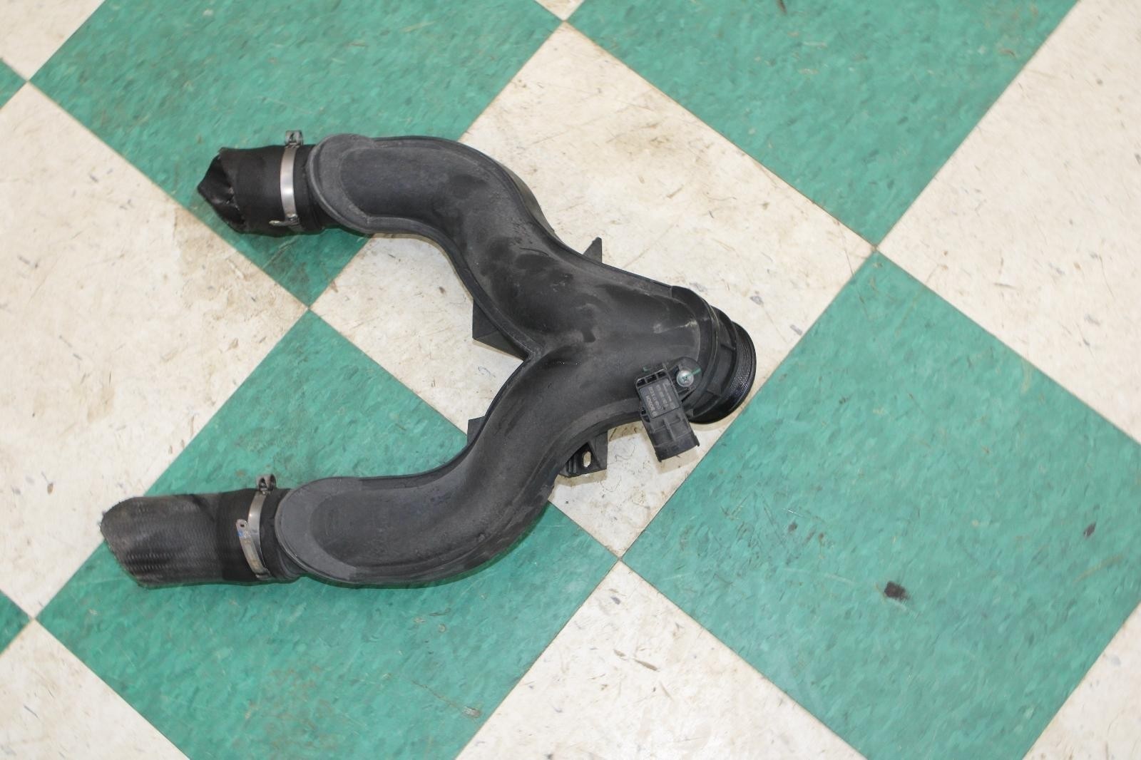 Maserati Ghibli 2014-2019 Intake duct