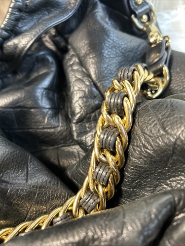 Bolso BE & D COSETTE Ventas al por menor $1035. ¡Correa con volantes de cadena de hombro negra! Suave! - Imagen 12 de 20