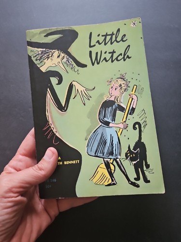 Little Witch by Anna Elizabeth Bennett-1969 Scholastic Paperback - Picture 16 of 16