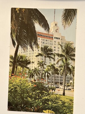 New Everglades Hotel Biscayne Blvd., Miami bayfront Park vintage postcard￼