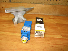 Allen Bradley 871L-XPB15Q40 *NEW* Inductive Proximity Switch