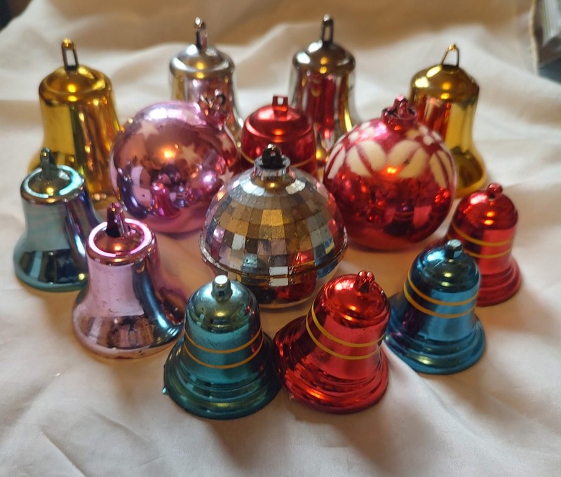 VINTAGE CHRISTMAS BRADFORD ORNAMENTS ~ LOT 14 ~ BELLS & BALLS