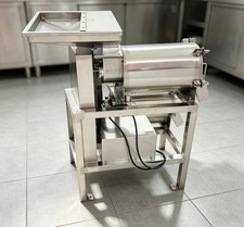 220V 4KW Fruit Pitting and Pulping Machine Stainless Steel Fruit Pitter Pulper