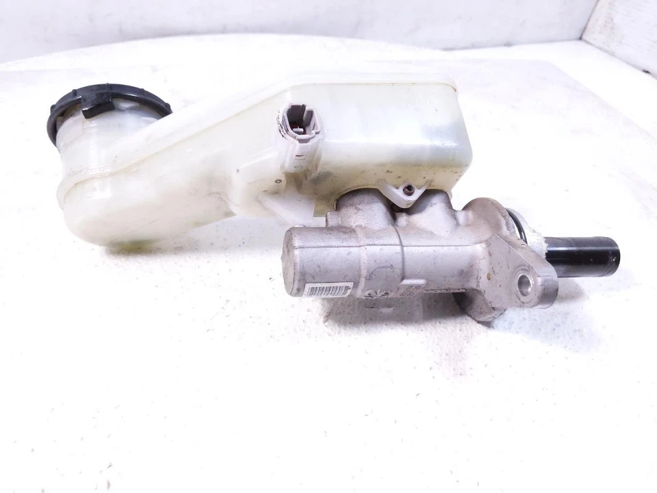 Cilindro maestro de refuerzo de freno Honda Odyssey 2011-2017 46101-Tk8-A04 Foto 2 de 4