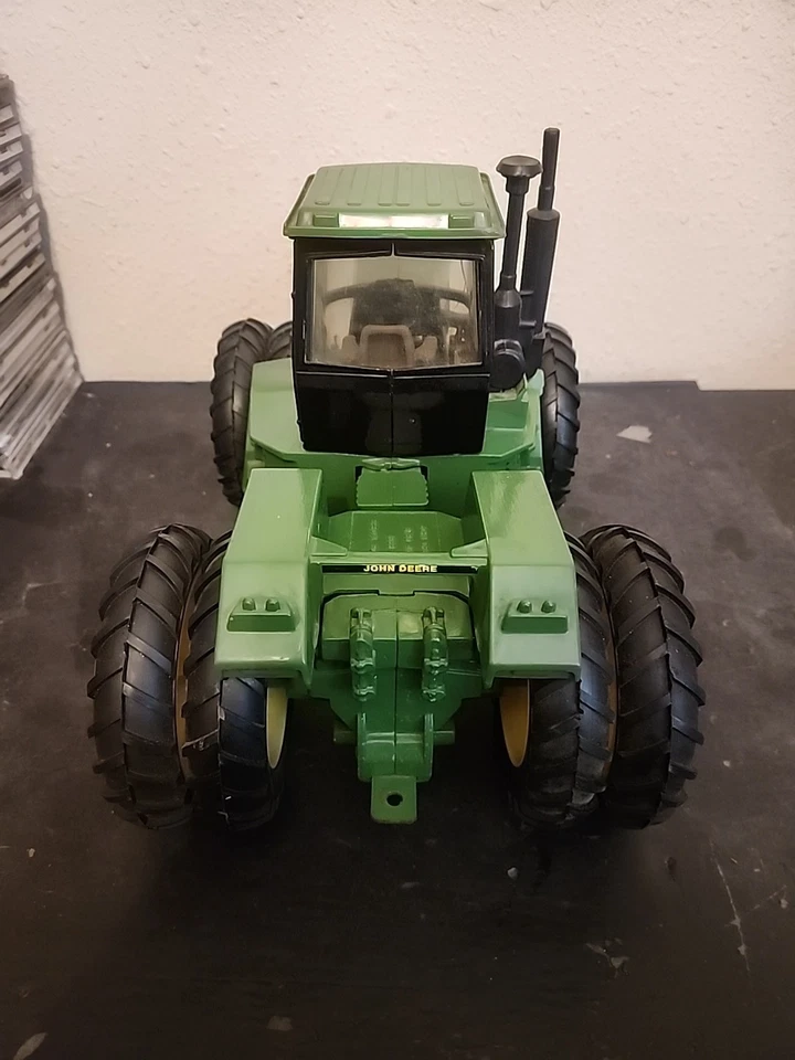 ERTL John Deere 8760 4WD 1988 Special Edition Farm Tractor, Green, 1/16 - Image 3 of 4