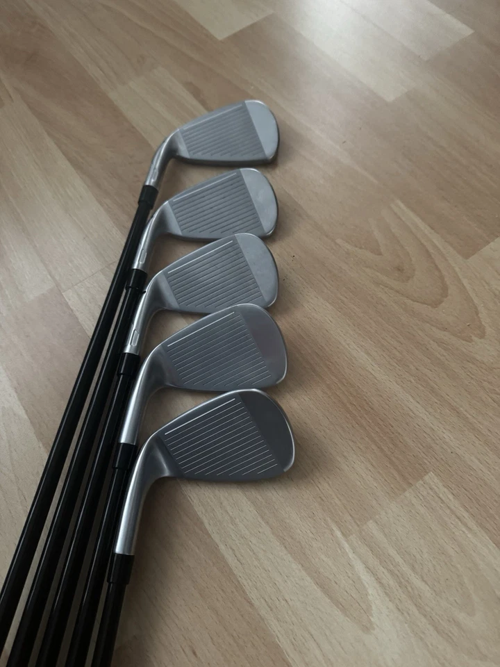 Taylormade Qi Irons 6-PW Ventus Reg Graphite Shafts (barely hit Excellent Cond) - Image 3 of 4
