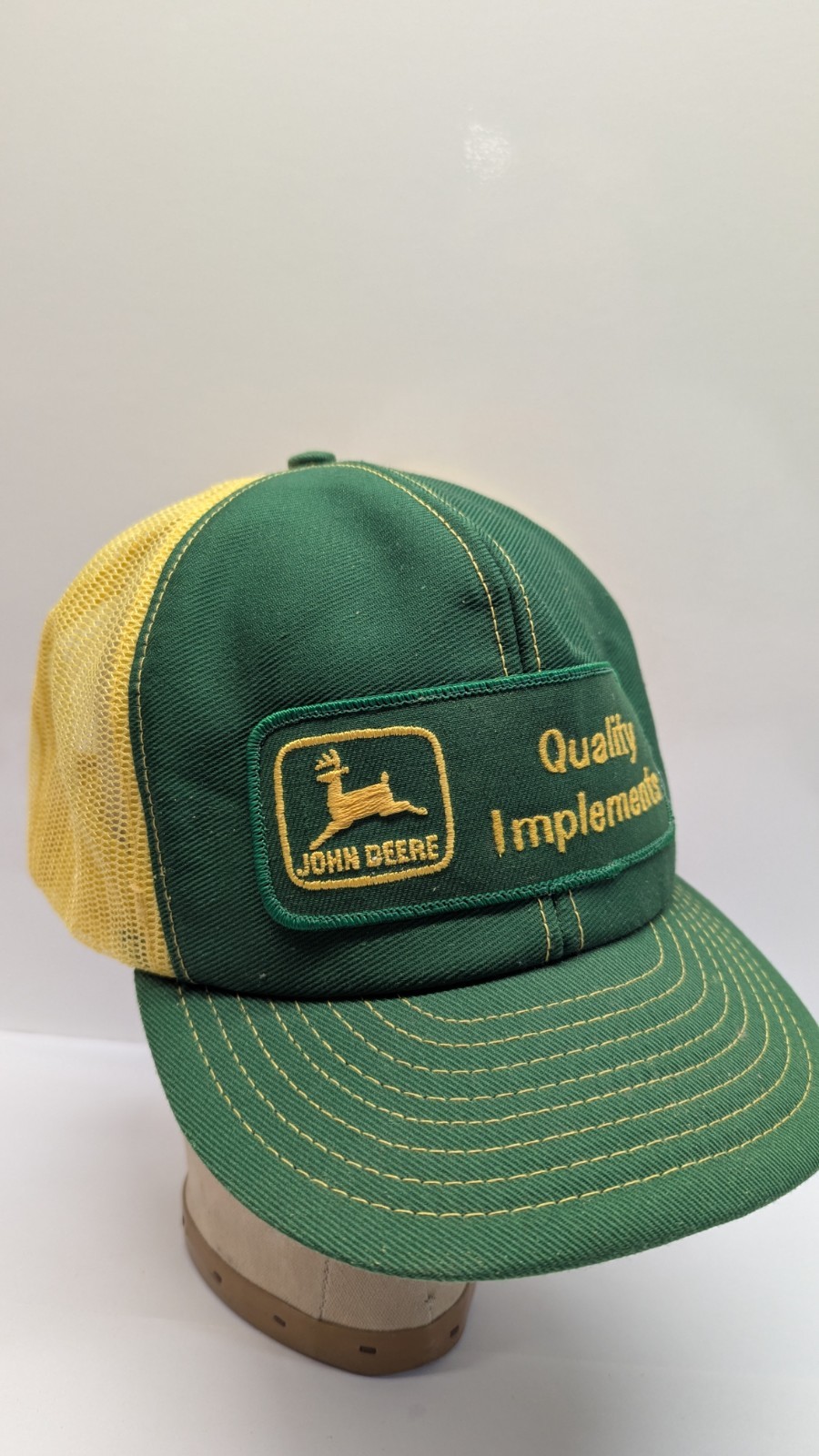 VTG  JOHN DEERE LOUISVILLE MFG.CO MESH PATCH HAT JOHN DEERE QUALITY IMPLEMENTS