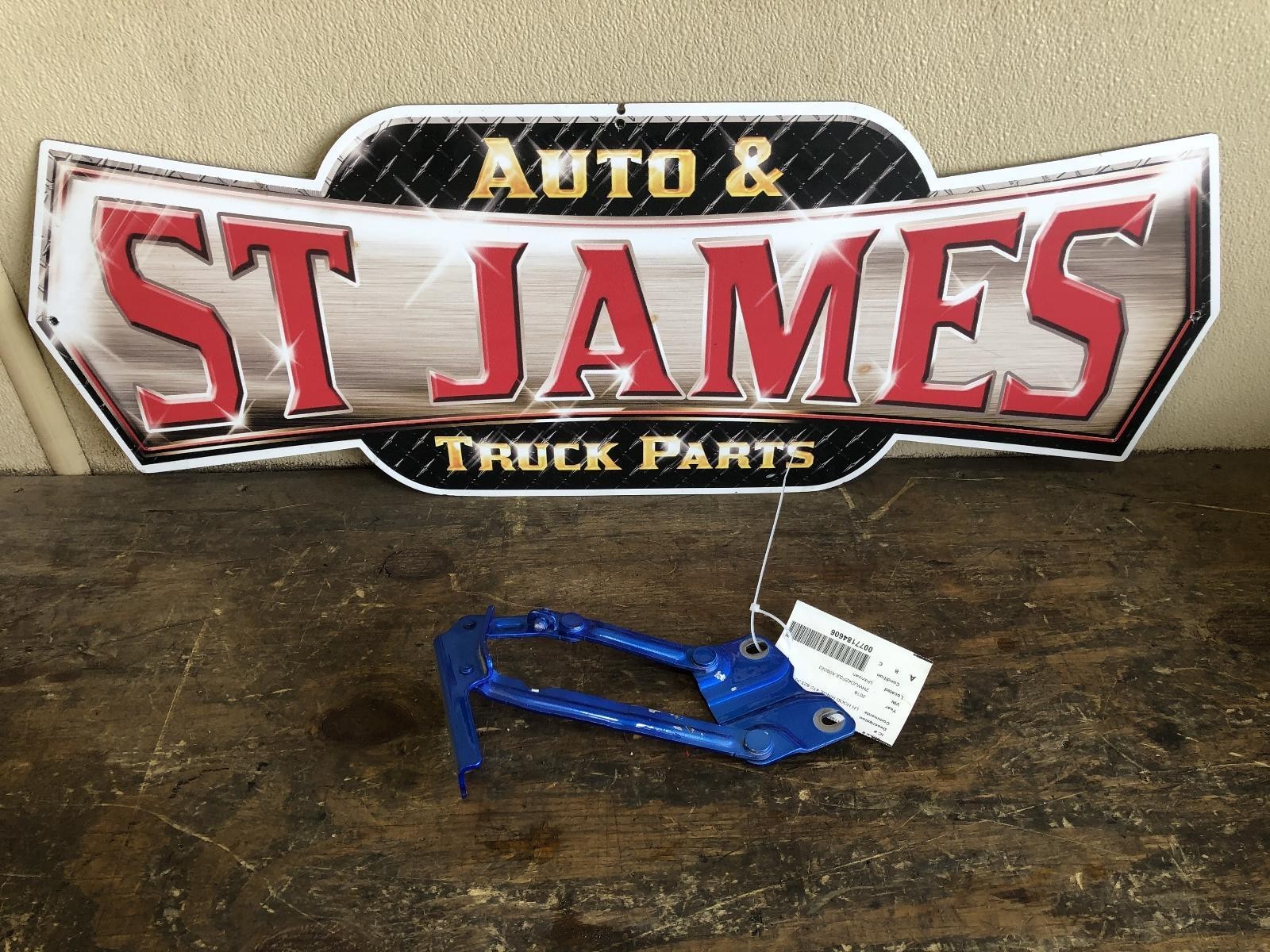 2018 Lamborghini Huracan ***OEM LEFT FRONT HOOD HINGE*** PART# 4T0823301B