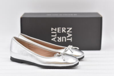 Women's Naturalizer Essential Silver Leather Flat Shoes, Size