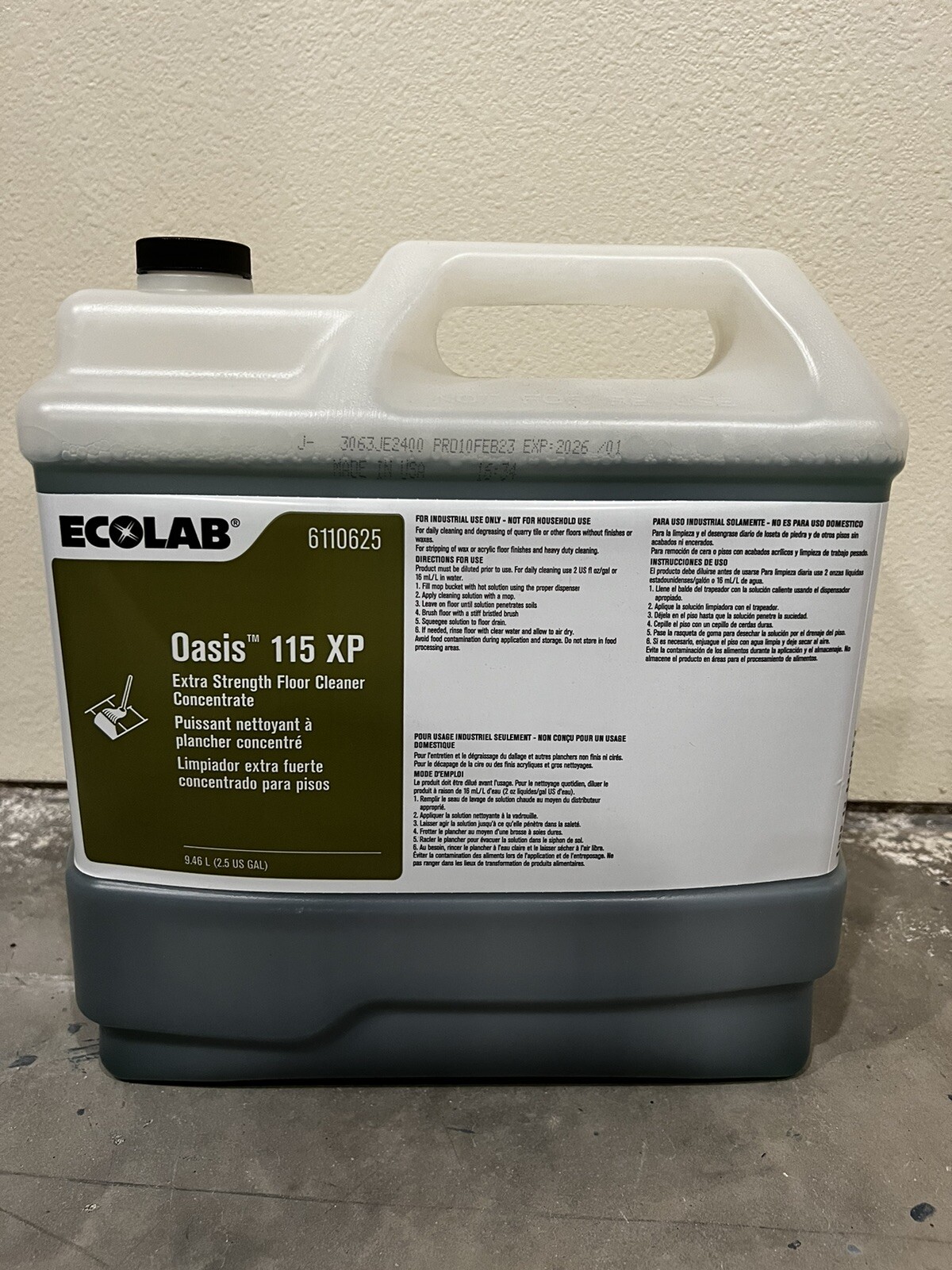 ECOLAB OASIS 6110625 115 XP EXTRA STRENGTH FLOOR CLEANER 2.5 GALLON JUG