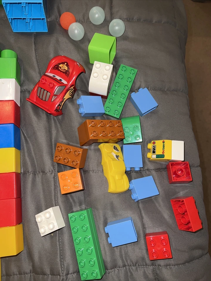 Lot Of 160+ Large Size Mega Blocks Assorted Colors & Size Blocks - Cars blocks - Image 4 of 4