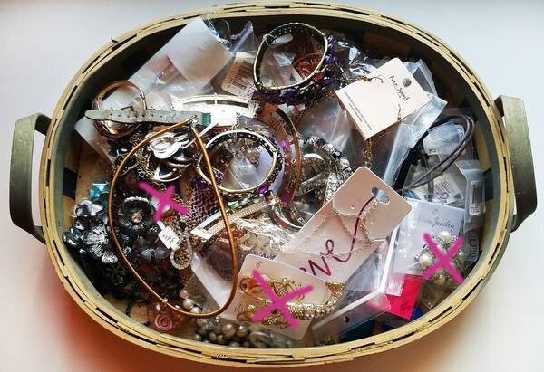 Jewelry 1 LB WEARABLE Bulk Lot Estate Vintage to Modern Costume- LOOK lot #HT58