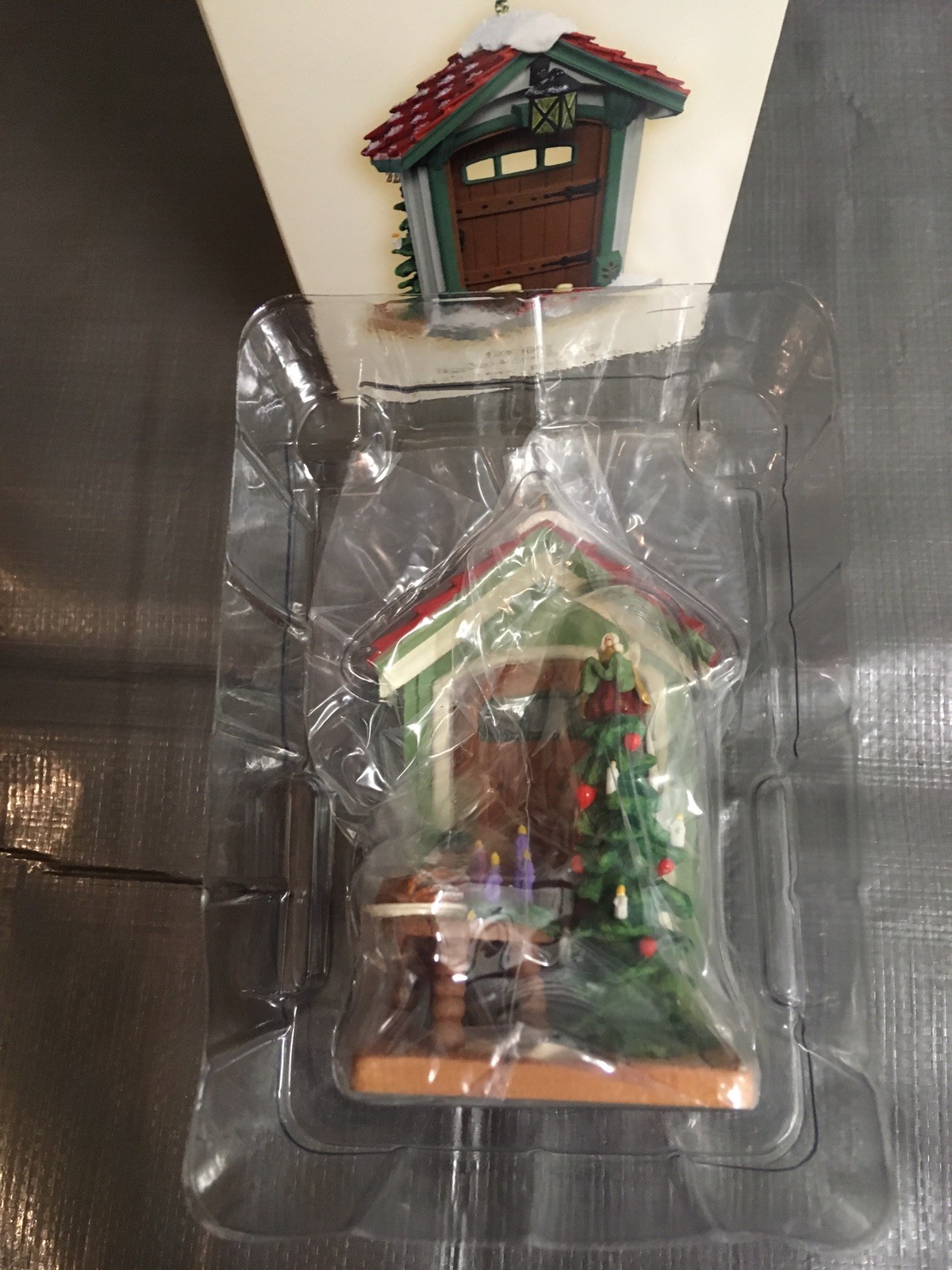 Hallmark 2007 GERMANY Doorways around the World series 1st Ornament