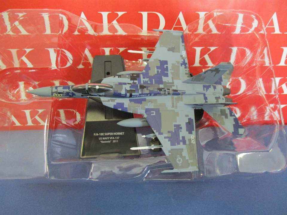 Die cast 1/100 Modellino Aereo Aircraft Boeing F/A-18E Super Hornet VFA-137 2011 - Immagine 4 di 4