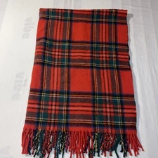 VTG Strawbridge 100% Virgin Wool Red Tartan Plaid Throw Fringe Blanket 36”x48”