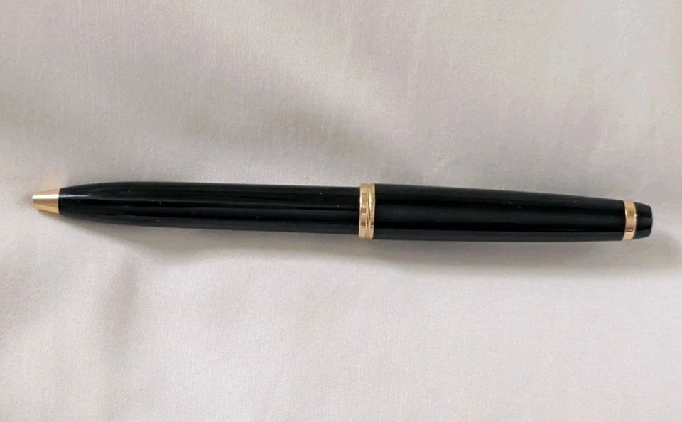 Bolígrafo vintage Rotring renacentista con adornos dorados Foto 3 de 4