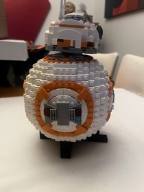 LEGO Star Wars Display Set Lot - 75187 BB-8 & 75318 The Child Grogu (Baby Yoda)