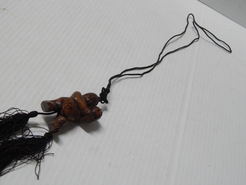 VINTAGE NETSUKE CHINESE BOXWOOD CARVED FIGURE / NECKLACE / WALL HANGING - Picture 2 of 6