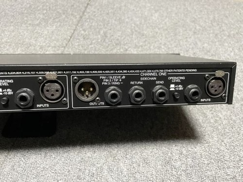 dbx 1066 Professional Dual-Channel Compressor Tested and good working condition - Picture 4 of 8