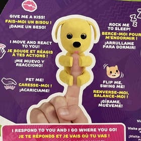 Fingerlings Adopt Me DOG Interactive Pet &ndash; 40+ Sounds & Reactions NEW