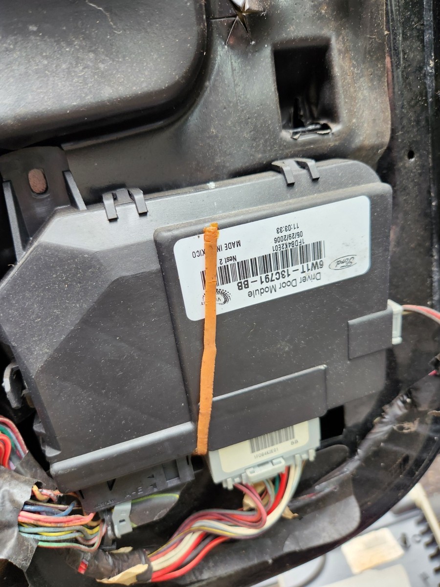 2006-2008 LINCOLN TOWN CAR KEYLESS DRIVER DOOR MODULE CONTROL 6W1T