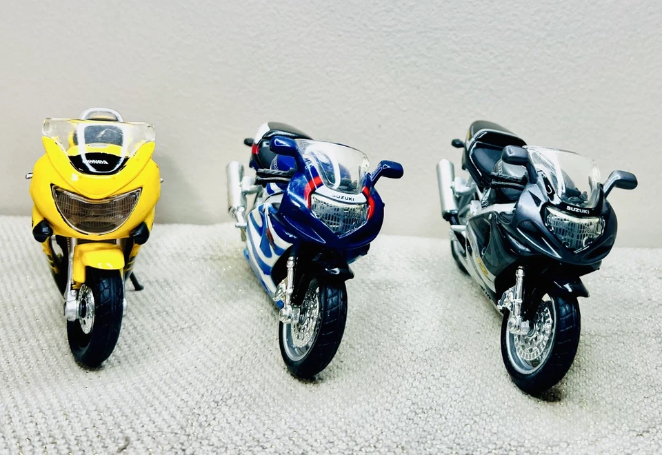 Suzuki GSXR 1000 GSXR 750 Honda F4i 600 escala 1:18 paquete Maisto  Foto 4 de 4