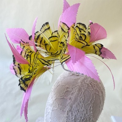 Gänsefeder gedrehtes Reittier Blume Millinery Hut Fascinator Royal Ascot Party
