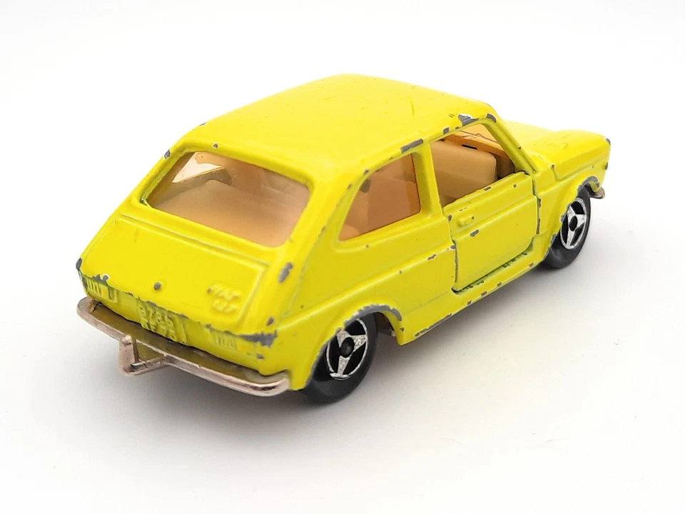 Majorette 203 Fiat 127 giallo. Prodotto in Francia. metallo 1/55 - Immagine 2 di 3