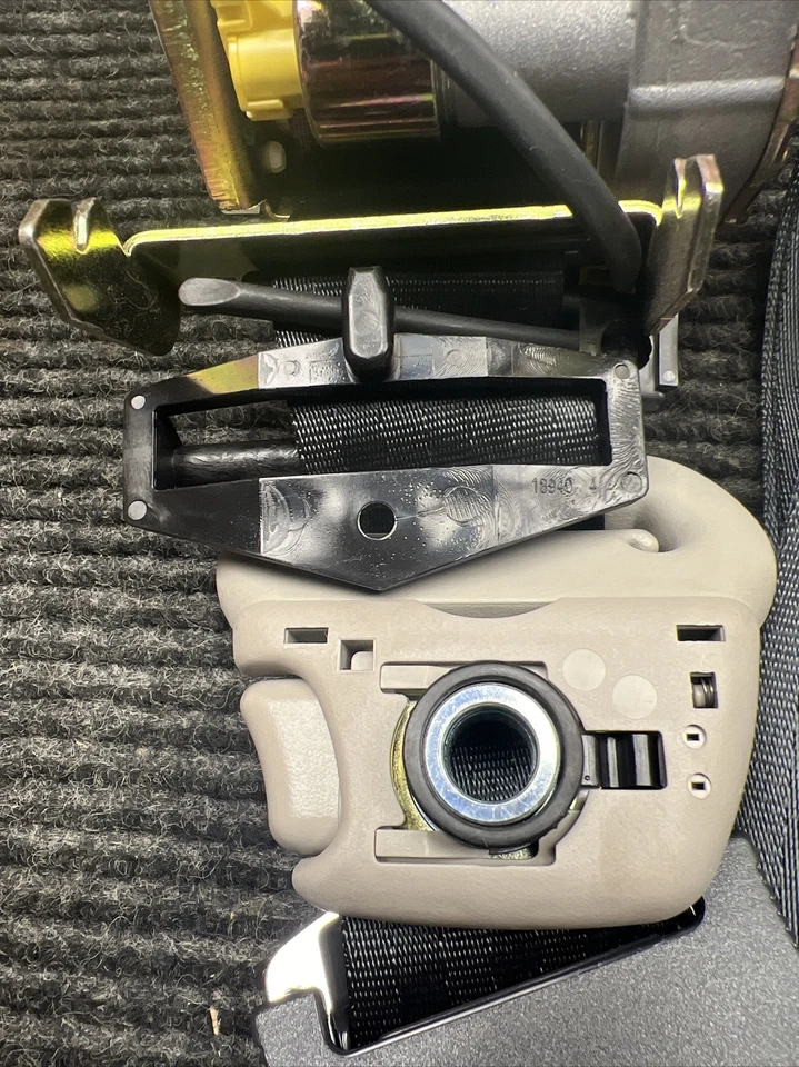 Genuine Mopar 5HC001DVAE Front Outer Seat Belt Assembly 2002 Dodge Ram 1500 - Image 4 of 4