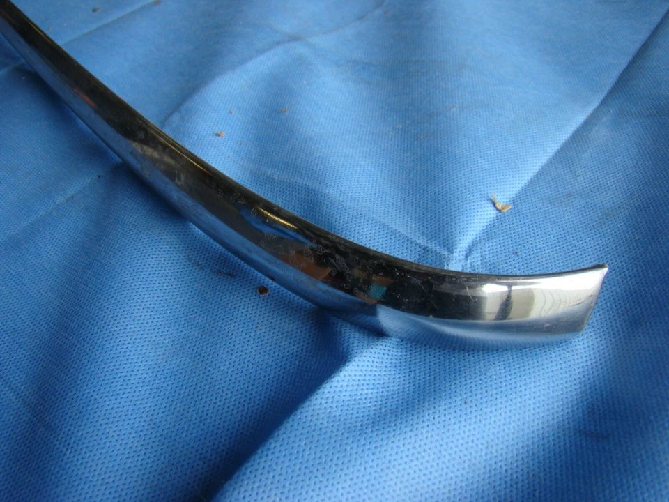 1942 - 1947 庞蒂亚克 TORPEDO 铬装饰成型右上半皮带后 NOS — 第 4/4 张图片