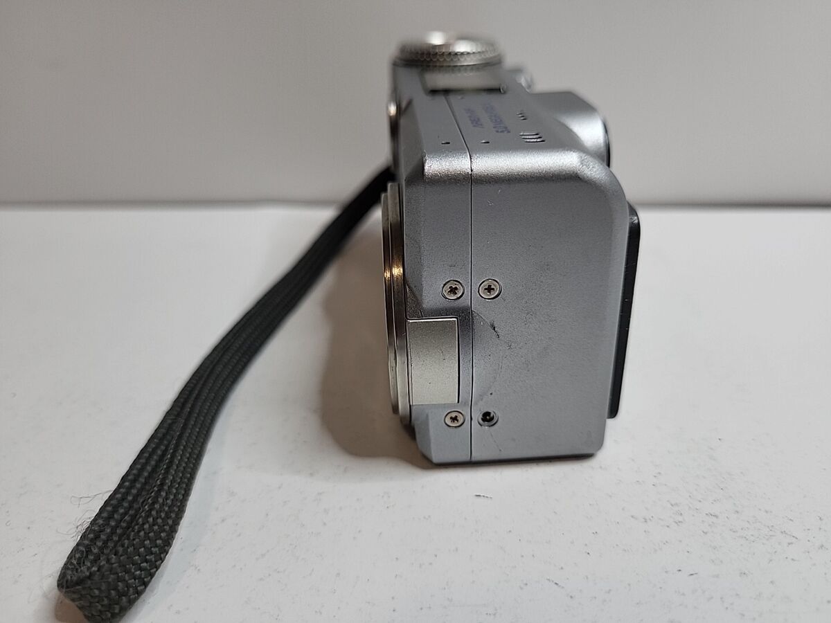 Minolta DiMage F300 5.0 Mega Pixels Area-AF Japan Made Minolta DiMage F300 5.0 Mega Pixels Area-AF Japan Made