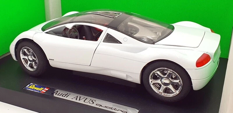 Revell 1/18 Scale Diecast 08913 - Audi Avus Quattro - White - Image 2 of 4