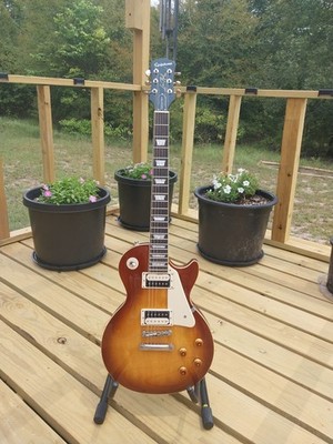 Epiphone Les Paul Traditional Pro II Electric Guitar  with Road Runner Hardshell
