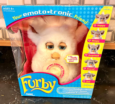 2005 Furby MARSHMALLOW Emoto-Tronic White Cream Blue Eyes NIB Sealed 59752 59294