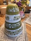 Pyrex Spring Blossom Crazy Daisy Set of 4 Mixing Bowls, Alternating White/Green