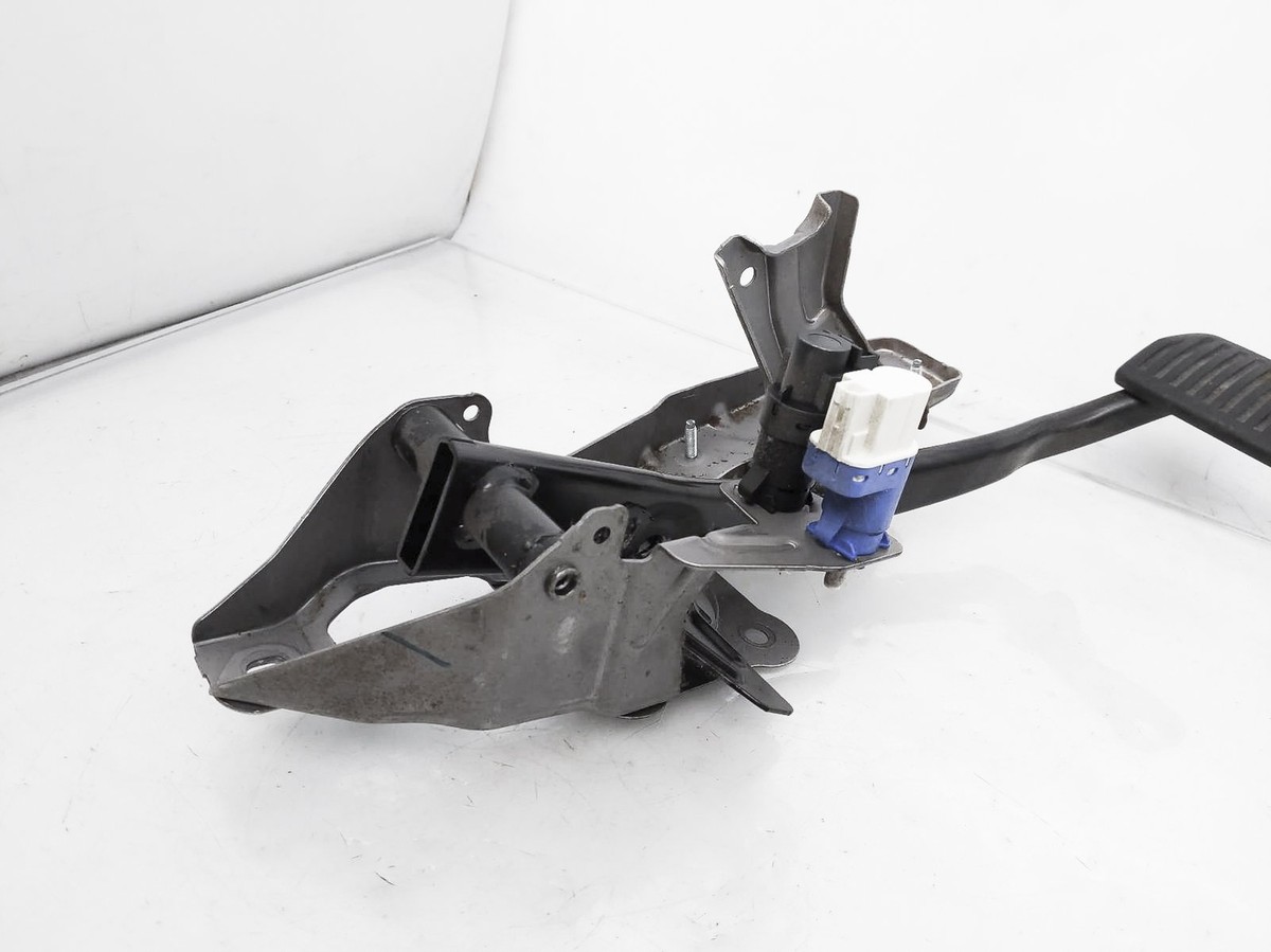 2010-2016 Volvo Xc60 Brake Pedal 31341104 31302365 | Genuine