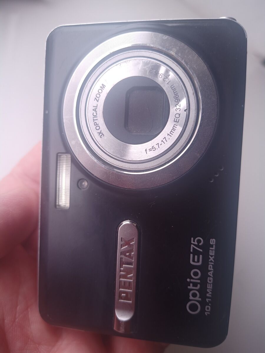 Pentax Optio E75 10.1 MP Compact Digital Camera. Black Pentax Optio E75 10.1 MP Compact Digital Camera. Black