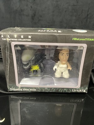 Titans ALIEN Twin Pack Ripley & The Big Chap, Nerd Block Exclusive, Box Damage