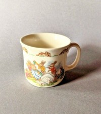 Henkelbecher Royal Doulton Bunnykins ca.  7,3 x 8,8 cm Motiv 1