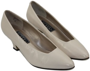 bandolino nude shoes