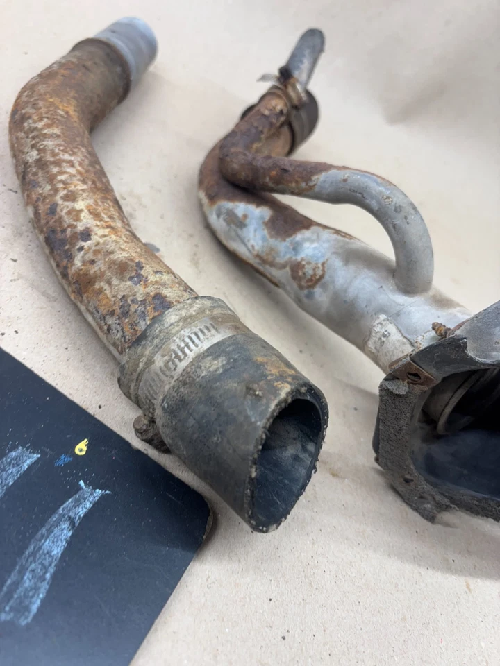 Dodge D100 W150 D350 1981 83 84 86 1993 OEM cuello de llenado de combustible tubo de metal y cubierta Foto 2 de 4