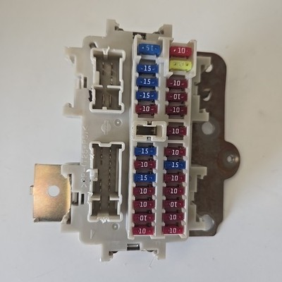 2008 Nissan TITAN Fuse Box Junction  PP-T25+P5 OEM